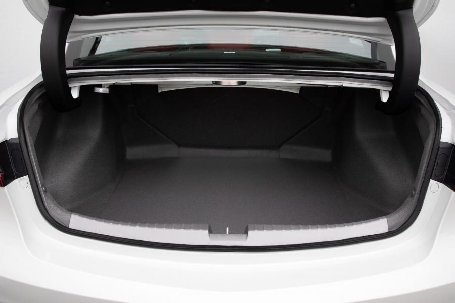Багажник Acura ILX A-Spec 2018 года  (фото 36 из 52)